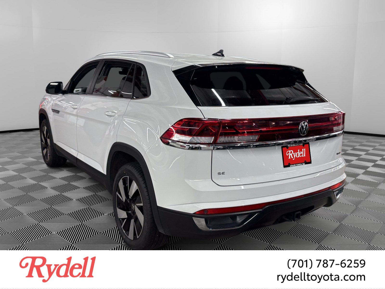 2025 Volkswagen Atlas Cross Sport 2.0T SE w/Technology