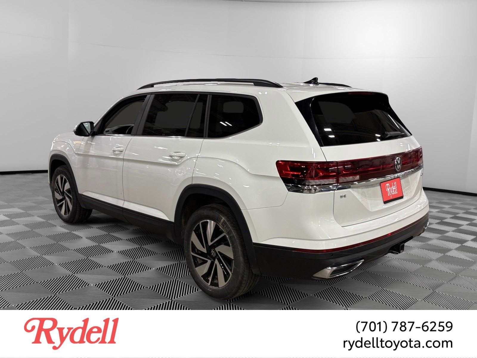 2025 Volkswagen Atlas 2.0T SE w/Technology