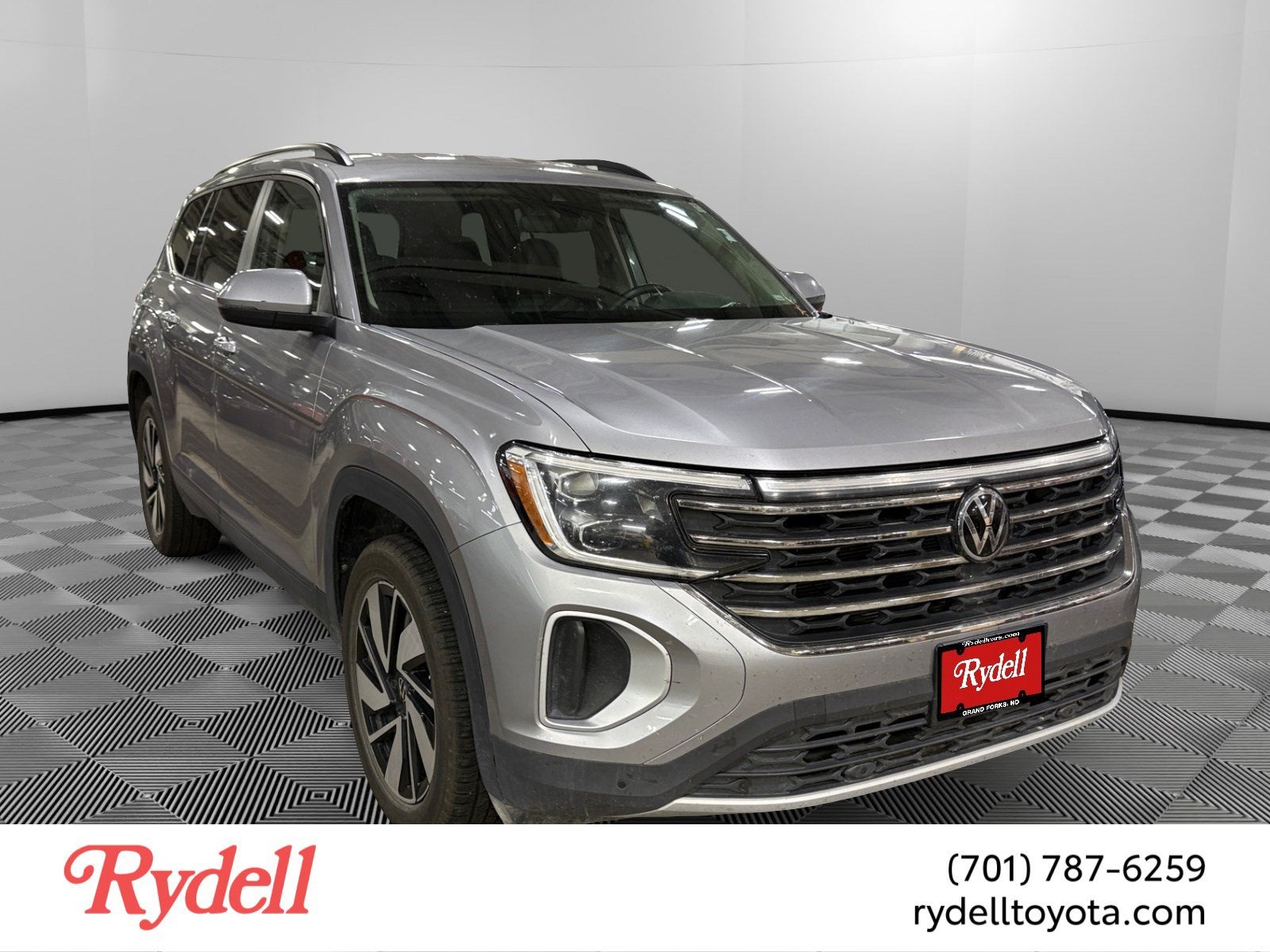 2025 Volkswagen Atlas 2.0T SE w/Technology