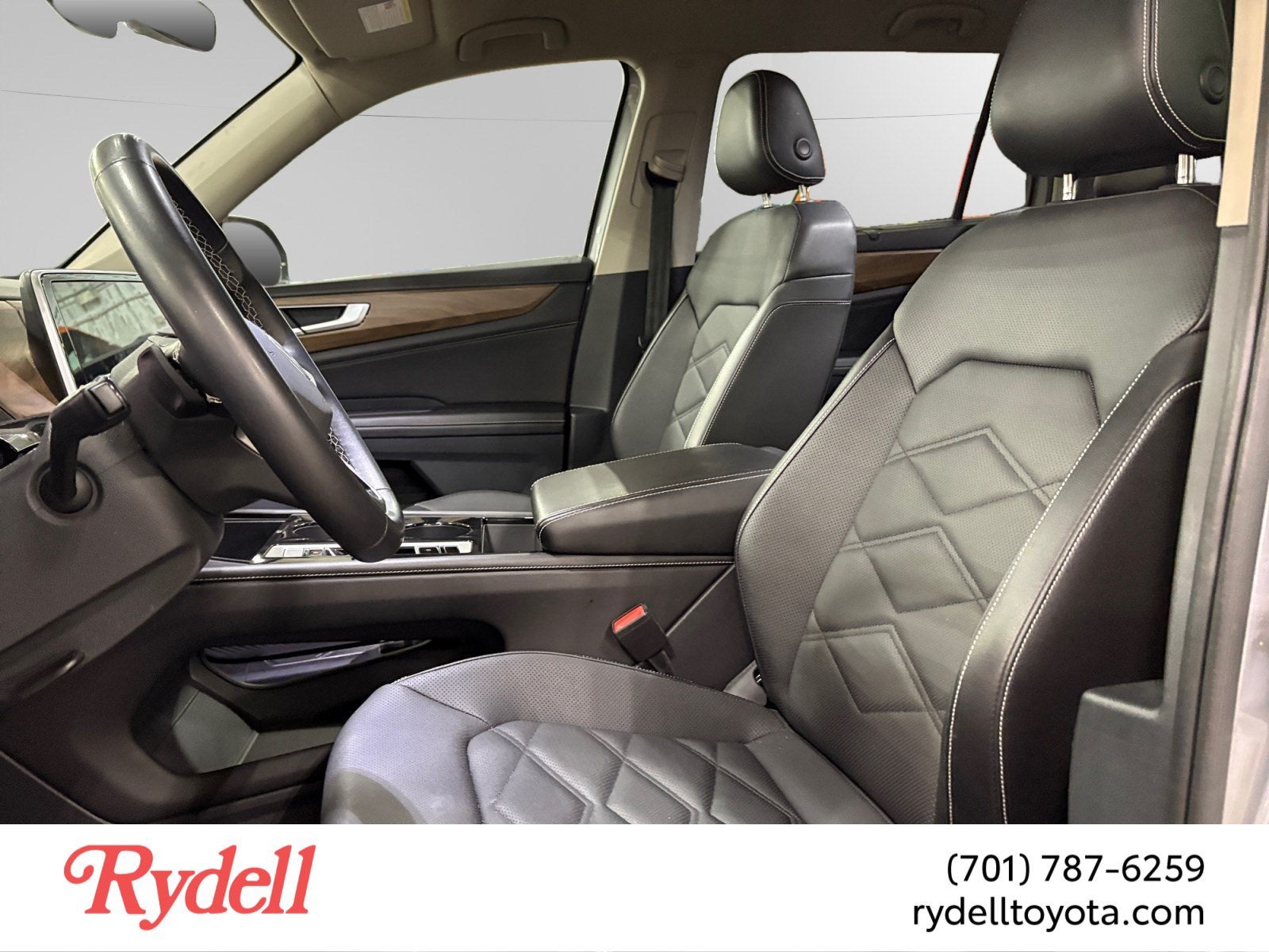 2025 Volkswagen Atlas 2.0T SE w/Technology