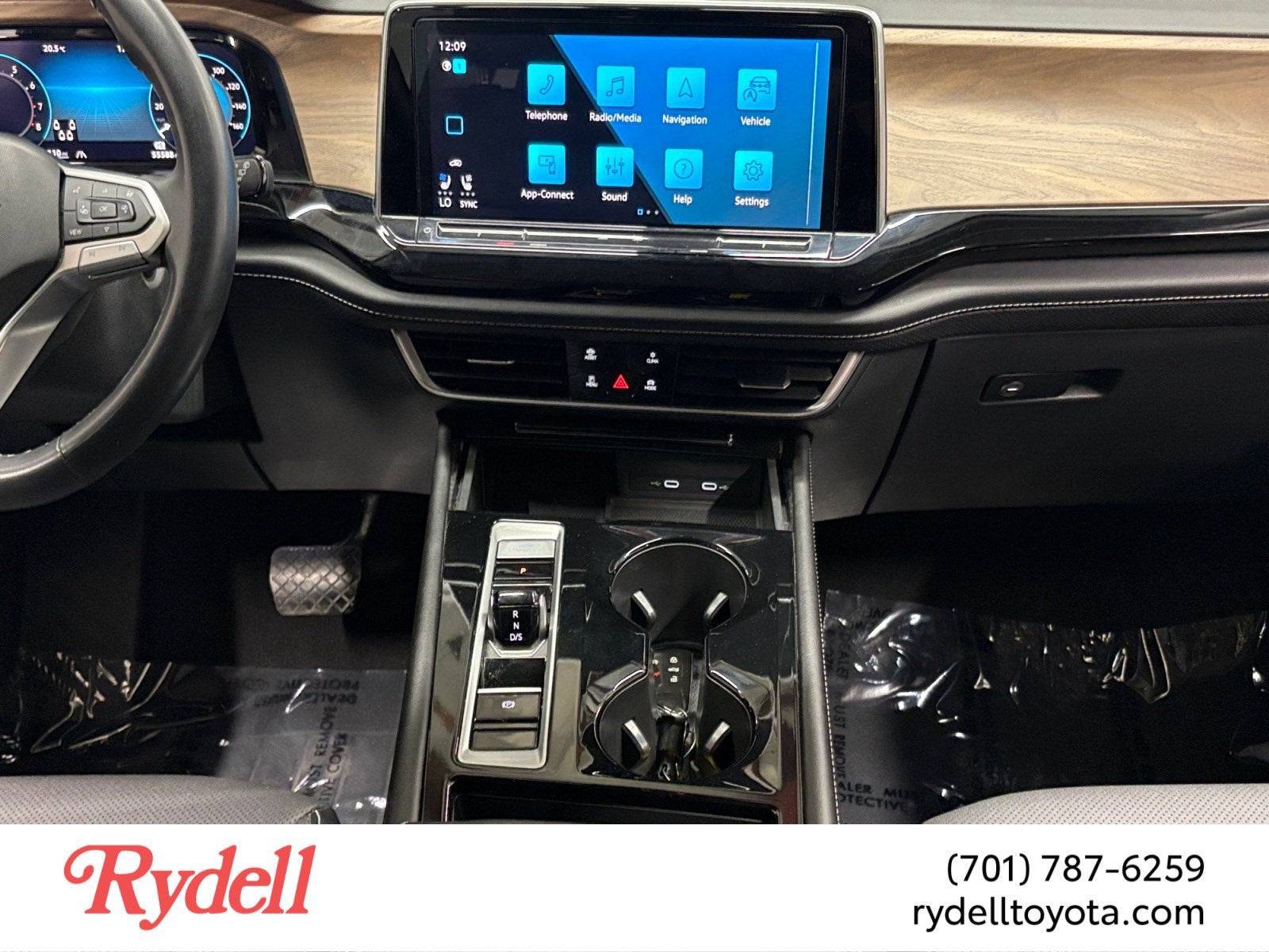 2024 Volkswagen Atlas 2.0T SE w/Technology
