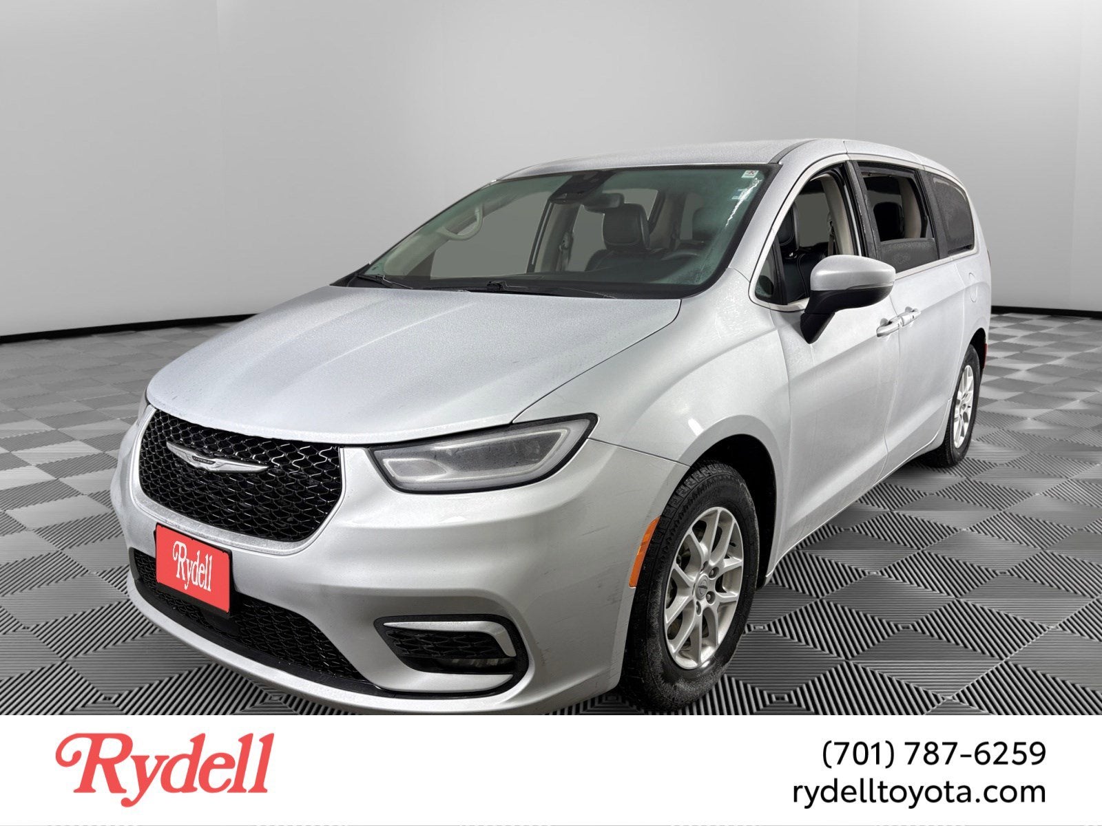 2023 Chrysler Pacifica Touring L