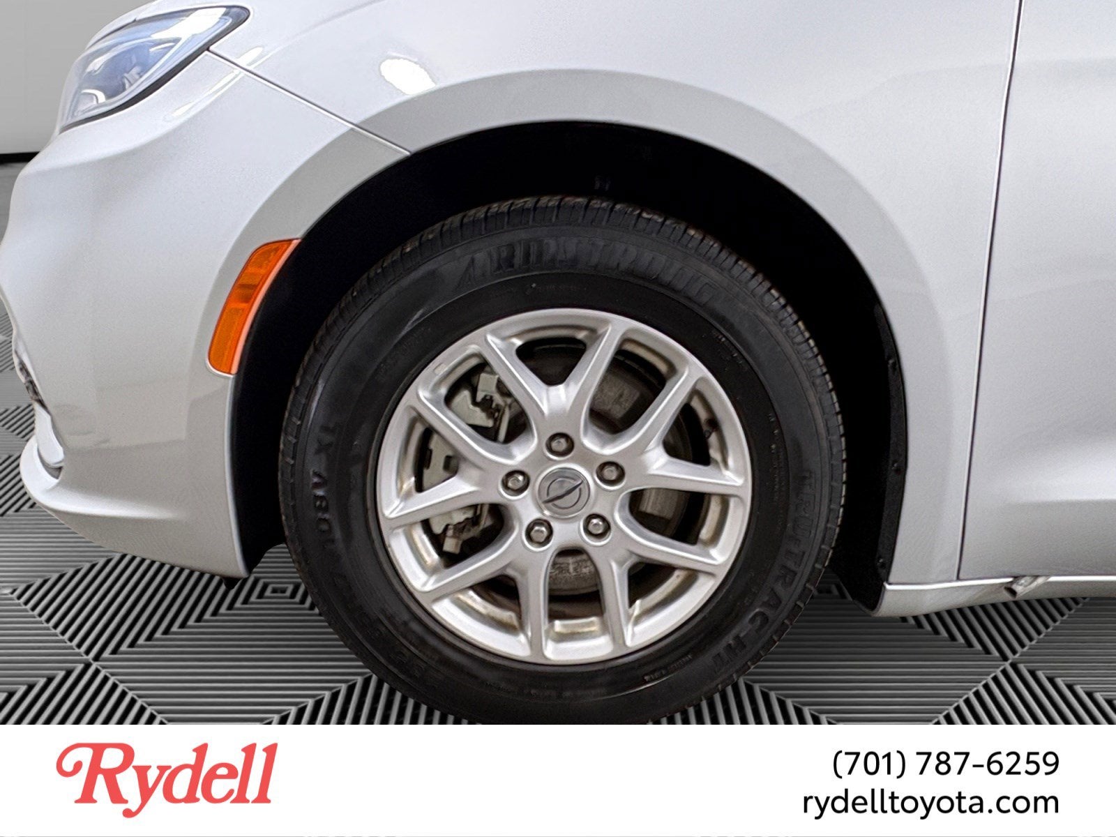 2023 Chrysler Pacifica Touring L