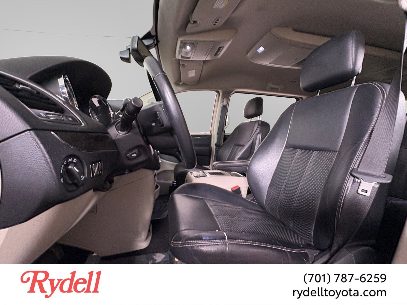 2014 Chrysler Town & Country Touring-L