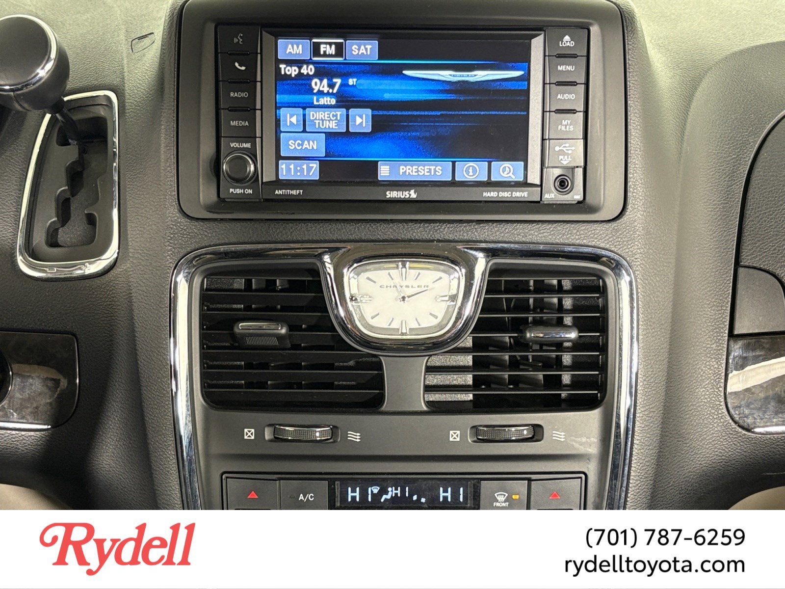 2014 Chrysler Town & Country Touring-L