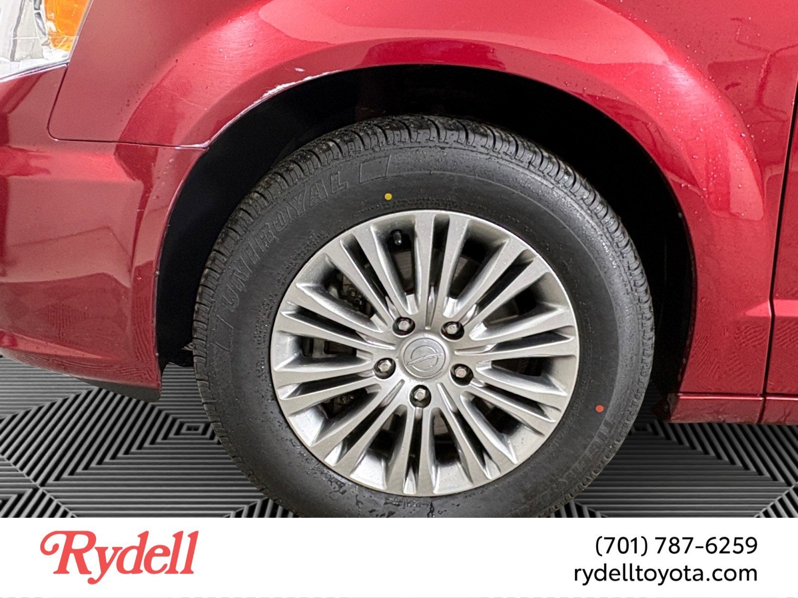 2014 Chrysler Town & Country Touring-L