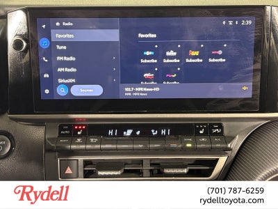 2025 Toyota Camry SE Hyb