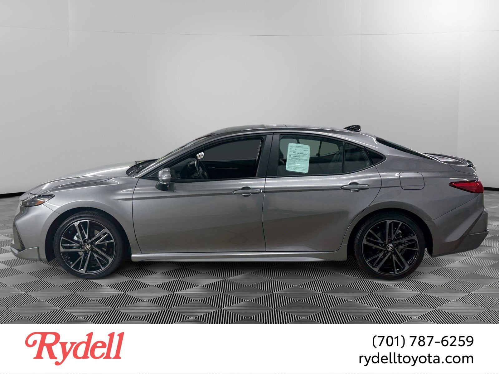 2025 Toyota Camry XSE Hyb