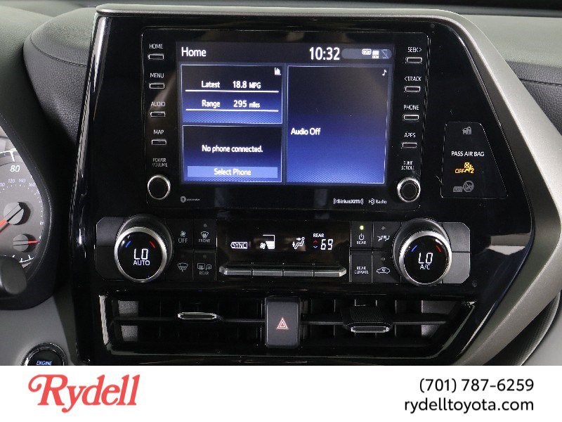 2022 Toyota Highlander LE