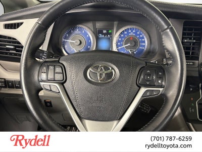 2020 Toyota Sienna XLE