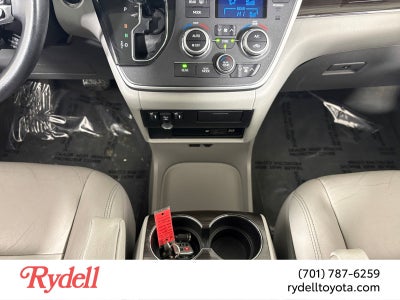 2020 Toyota Sienna XLE