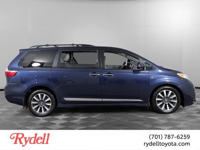2020 Toyota Sienna XLE
