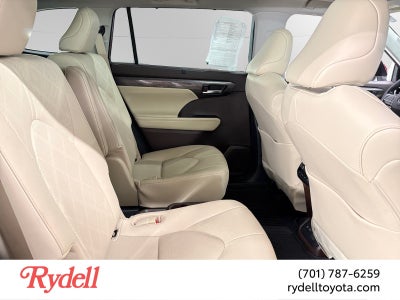 2021 Toyota Highlander Hybrid Platinum