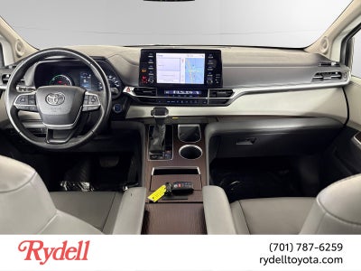 2021 Toyota Sienna XLE