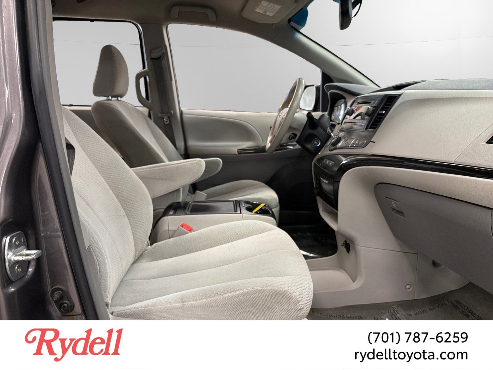 2013 Toyota Sienna LE