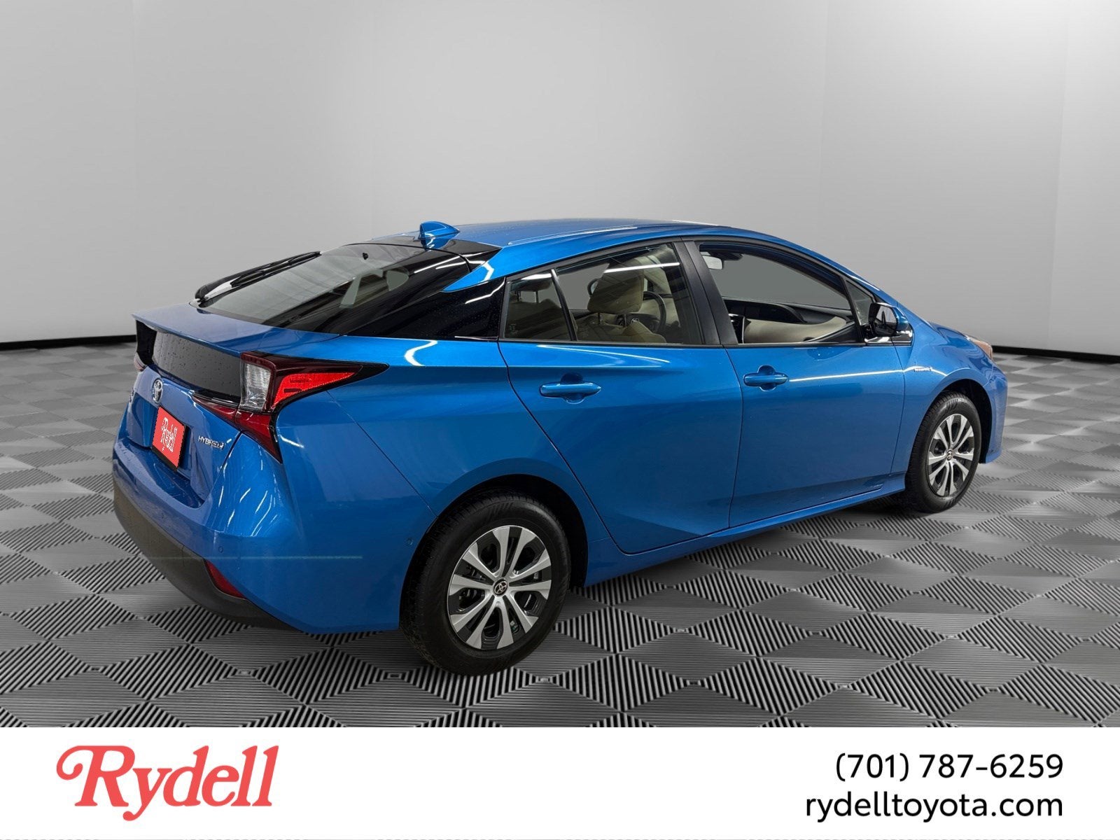 2020 Toyota Prius LE