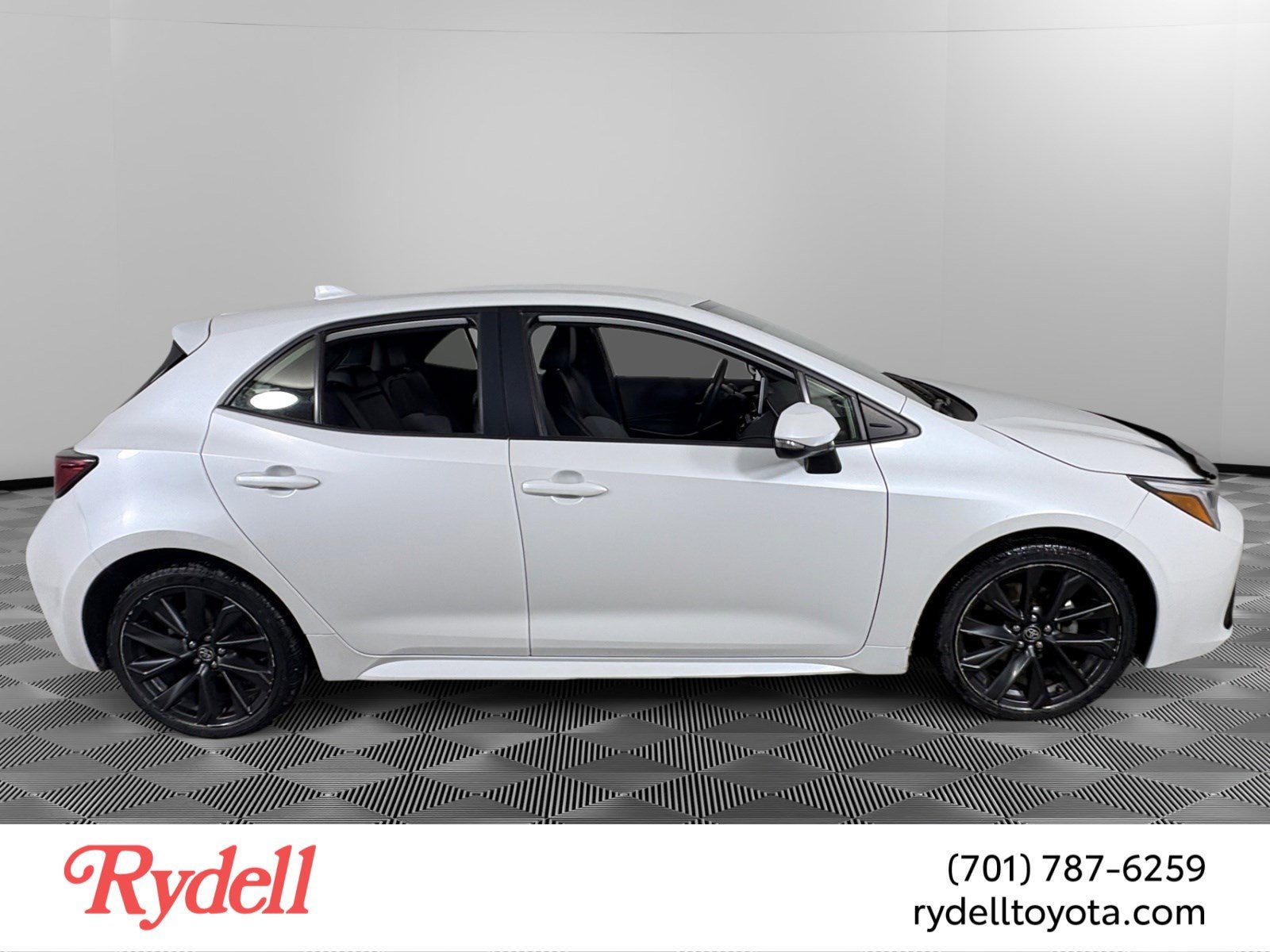 2023 Toyota Corolla Hatchback XSE