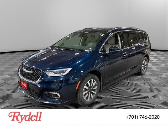 2021 Chrysler Pacifica Hybrid Touring L Hybrid's photo