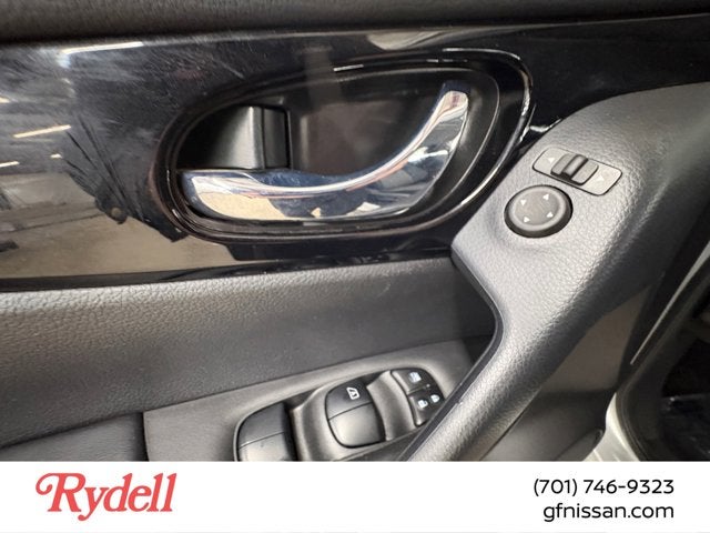 2022 Nissan Rogue Sport SV