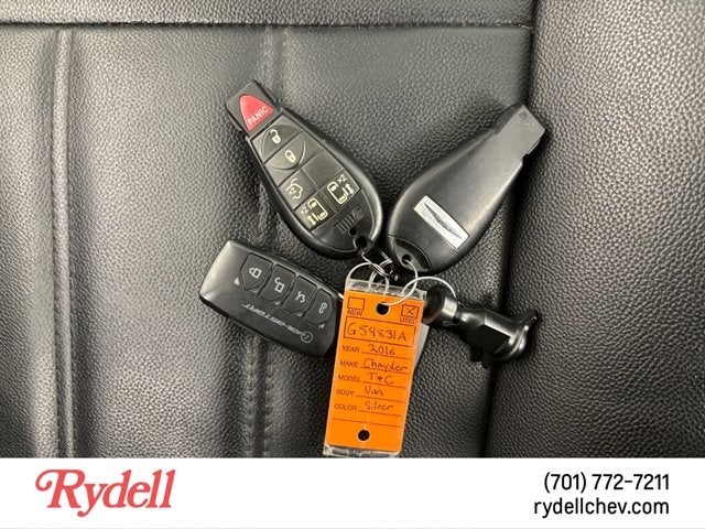 2016 Chrysler Town & Country Touring